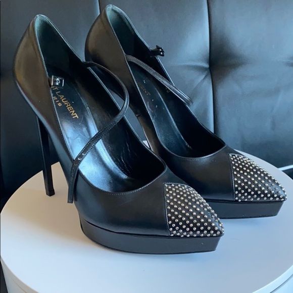 Saint Laurent Black Studded Leather Pump - Picture 1 of 11
